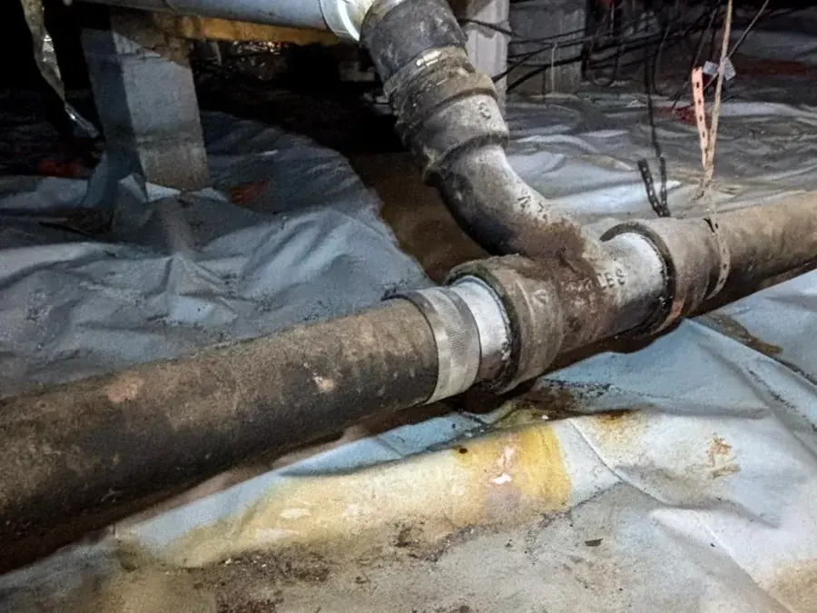 Frozen pipe water damage cleanup in a Dallas home